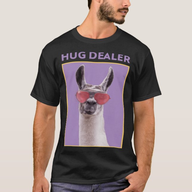 Camiseta Llama Hug Dealer Humor Pun Gráfico Adulto (Anverso)