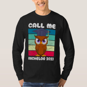 Camiseta Llámame soltero 2023 estudio grado licenciado