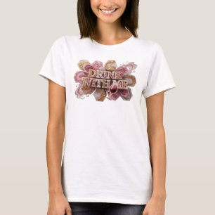 Camiseta llamativa rosa con la frase DRINK WITH ME