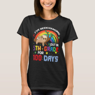 Camiseta Llevo 100 días colgando en la escuela