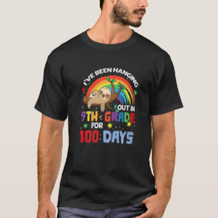 Camiseta Llevo 100 días colgando en la escuela