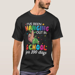 Camiseta Llevo 100 días colgando en la escuela