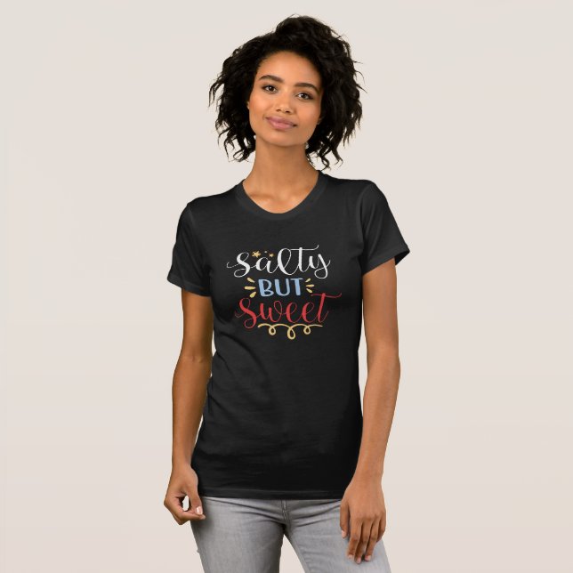 Camiseta Lo esencial del verano te espera (Anverso completo)