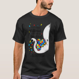 Camiseta Lo que te hace diferente al autismo de la mamá ele