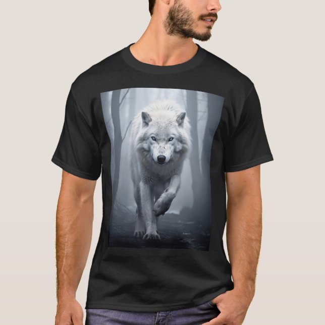 Camiseta Lobo blanco en bosque de niebla (Anverso)
