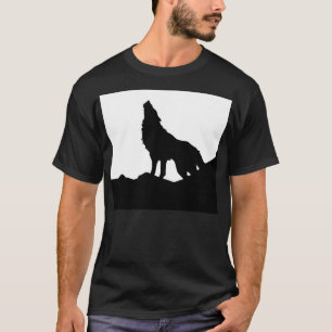 Camiseta Lobo solitario parado en una colina
