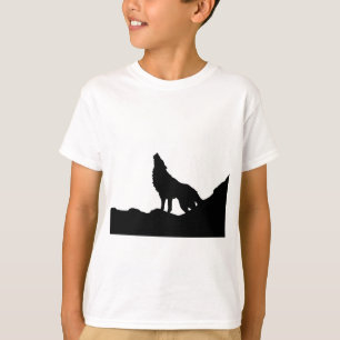 Camiseta Lobo solitario parado en una colina
