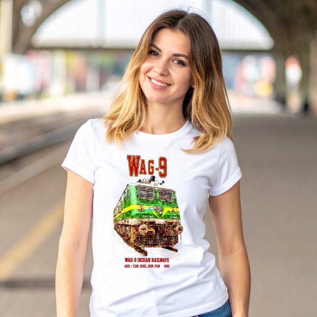 Camiseta Locomotora WAG-9. Ferrocarril de la India (WAG-9 Locomotive. Indian Railways freight train. Womens Basic T-Shirt)