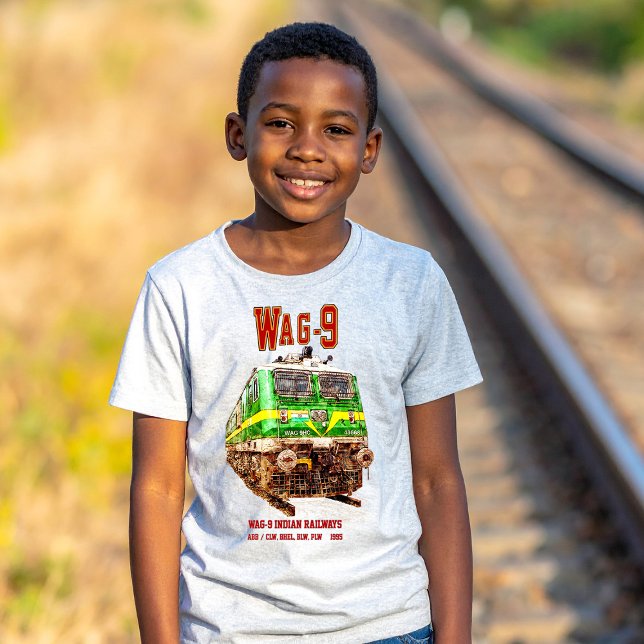 Camiseta Locomotora WAG-9. Tren de carga de Indian Railways (WAG-9 Locomotive. Indian Railways freight train. Boy Basic T-Shirt)