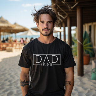 Camiseta Logo Dad Est 2025 Padre 2025 cargando New Dad 2025
