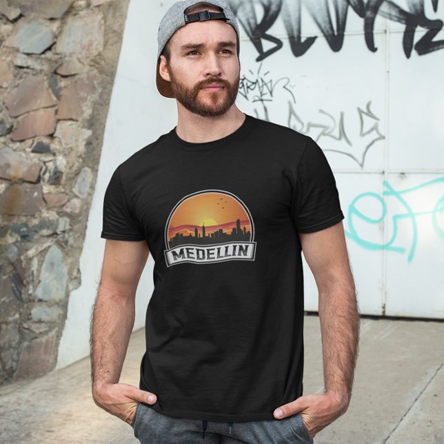 Camiseta Logo de Medellín Colombia Sunset Skyline City (Medellin sunset vintage t shirt)