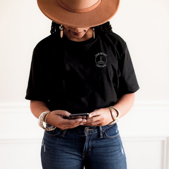 Camiseta Logotipo negro Añadir notario de personal de la co (Subido por el creador)