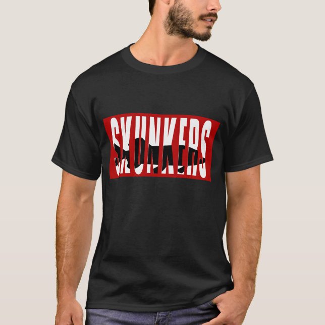 Camiseta Logotipo que está al acecho (Anverso)
