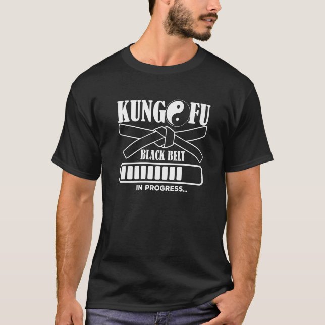 Camiseta Logro del Cinturón Black Kung Fu en progreso (Anverso)