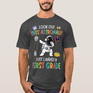Camiseta Look Out First Grade Dabbing Astronaut Kids Back T