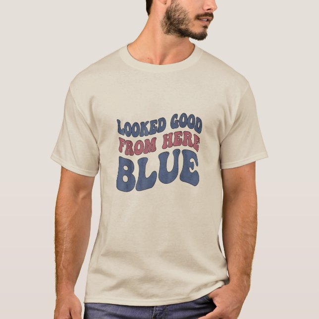 Camiseta Looked Good From Here Blue Funny Softball Mama Mom (Anverso)