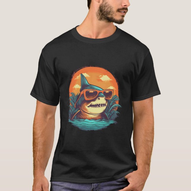 Camiseta Looking Shark With Sunglasses (Anverso)