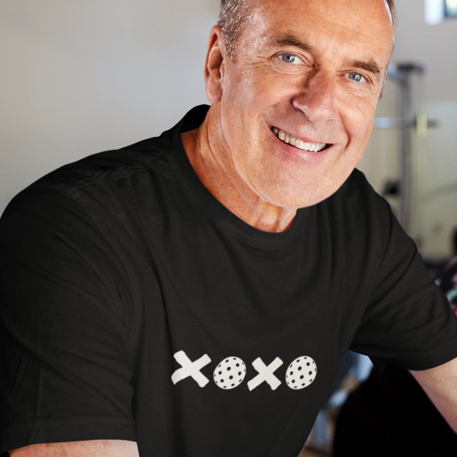 Camiseta Los abrazos y besos de las pelotas de moda de XOXO (Subido por el creador)