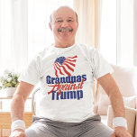 Camiseta Los abuelitos contra las elecciones políticas de T<br><div class="desc">Los abuelos contra Donald Trump se unen con esta camiseta de su abuelo Anti Trump que muestra la bandera estadounidense en rojo,  blanco y azul para las elecciones de 2024.</div>