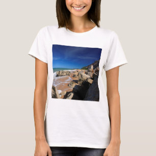 Camiseta Los acantilados en la playa de Río DA Barra