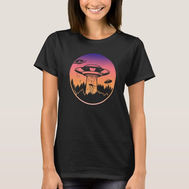 Camiseta Los Astronautas De Saucer Ufo Son Extranjeros 2 (Anverso)