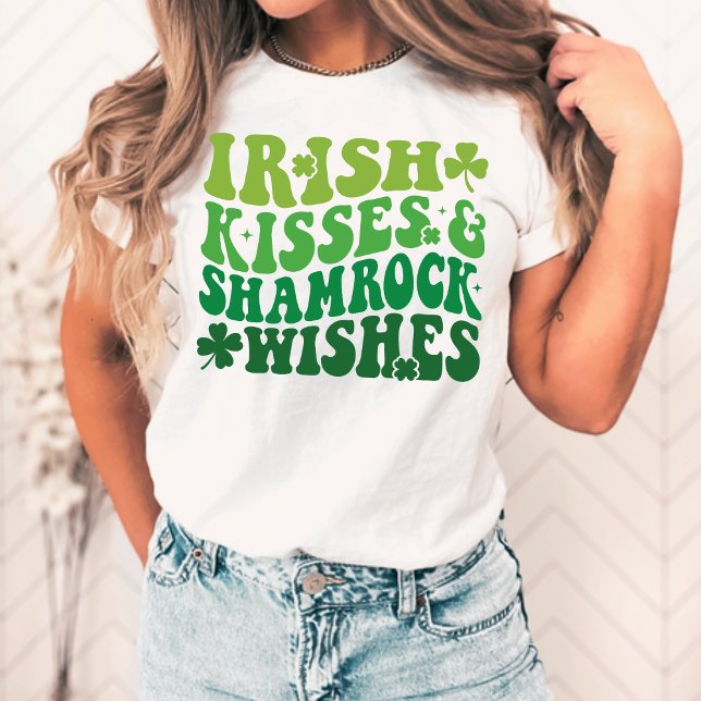 Camiseta Los besos irlandeses y los deseos de Shamrock retr (Irish Kisses & Shamrock Wishes Retro T-Shirt)