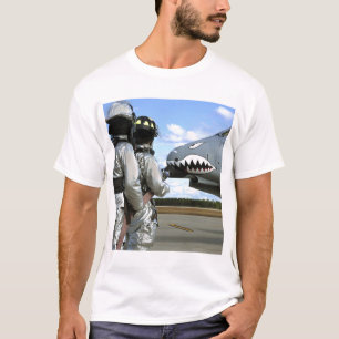 Camiseta Los bomberos despliegan una manguera de bomberos