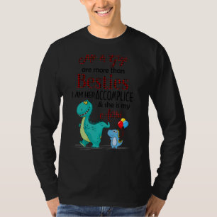 Camiseta Los dinosaurios yo y Gigi somos más que bestias qu