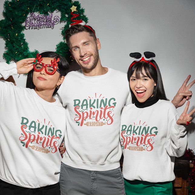 Camiseta Los espíritus se ponen graciosos Navidades camiset (Baking spirits bight Funny Christmas T-Shirt)