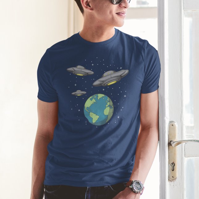 Camiseta Los extranjeros están llegando a la invasión de OV (Subido por el creador)