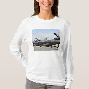 Camiseta Los Falcons que luchan F-16 aguardan para lanzar