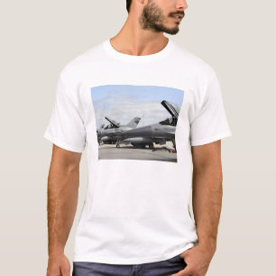 Camiseta Los Falcons que luchan F-16 aguardan para lanzar