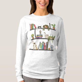 Camiseta Los gatos en una estantería, el gato y los libros
