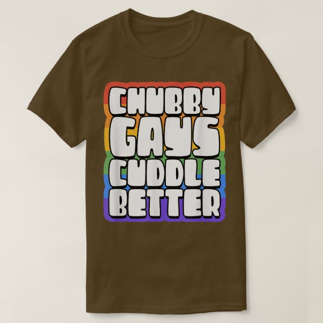 Camiseta Los gays de Chubby se quedan con un oso gay más di (Diseño del anverso)