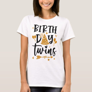 Camiseta Los gemelos de cumpleaños celebran el nacimiento d