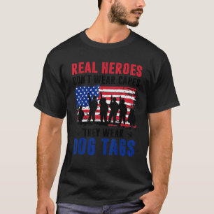 Camiseta Los héroes de verdad no llevan gorras que usan eti
