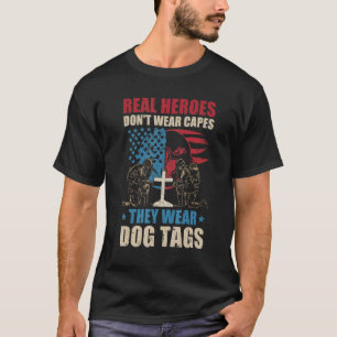 Camiseta Los héroes de verdad no llevan gorras que usan eti