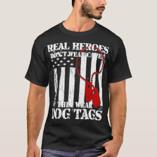 Camiseta Los héroes de verdad no usan mayúsculas y llevan b