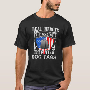 Camiseta Los héroes de verdad no usan mayúsculas y llevan b