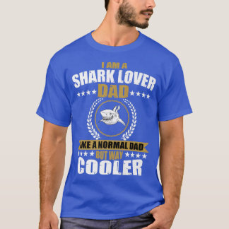 Camiseta Los hombres adoran a los tiburones diciendo amor a