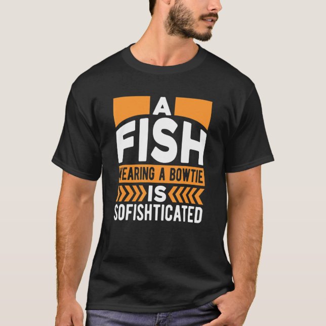 Camiseta Los Hombres Con Pescado Que Lleva Una Bota Son Gra (Anverso)