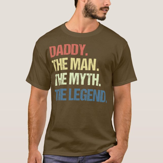 CAMISETA LOS HOMBRES DADDY EL HOMBRE EL MITO LA LEYENDA HOM (Anverso)