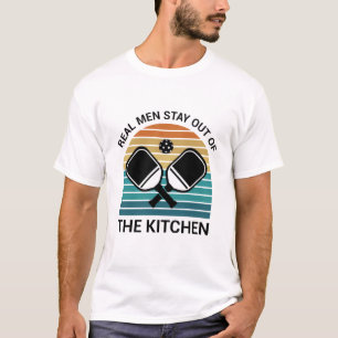Camiseta Los hombres de verdad se quedan fuera de la cocina