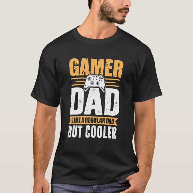 Camiseta Los hombres juegan a papá como un papá común pero  (Anverso)