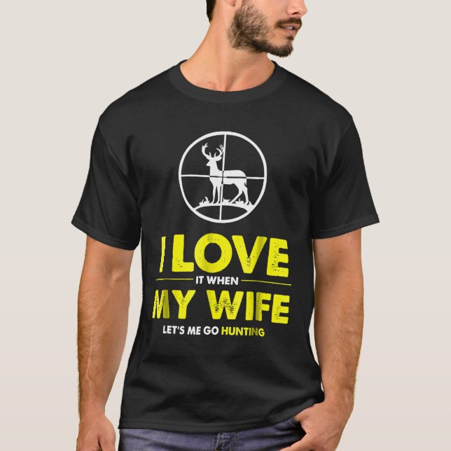 Camiseta Los Hombres Me Encantan Cuando Mi Esposa Me Permit (Anverso)