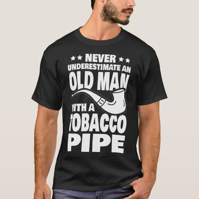 Camiseta Los hombres nunca subestiman a un anciano con taba (Anverso)