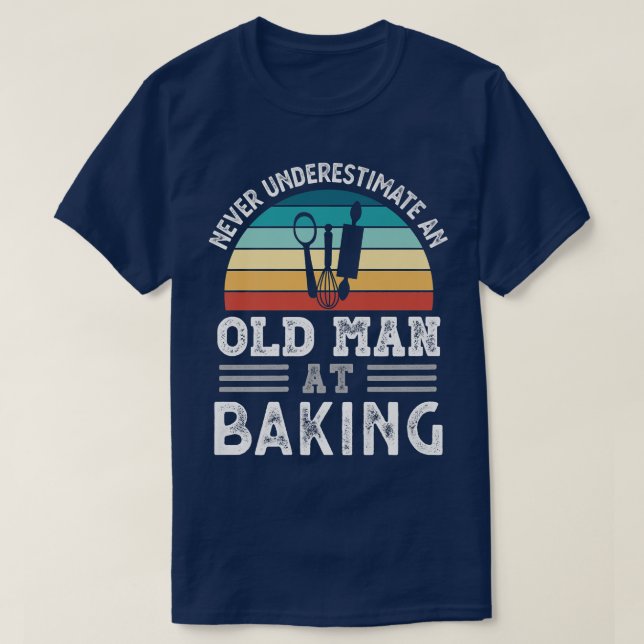 Camiseta Los hombres nunca subestiman a un anciano en la fl (Diseño del anverso)