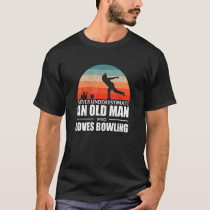 Camiseta Los hombres nunca subestiman a un anciano que ama 