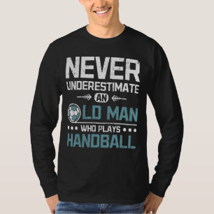 Camiseta Los hombres nunca subestiman a un anciano que jueg
