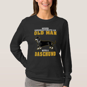 Camiseta Los Hombres Nunca Subestiman A Un Viejo Con Un Das